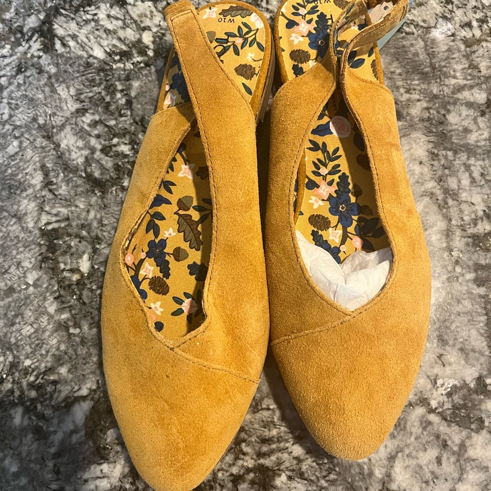 Tom’s suede sling back flats size 10 women’s